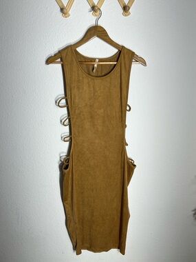 KTOO • cutout dress